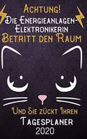Achtung! Die Energieanlagen-Elektronikerin betritt den Raum und Sie zückt Ihren Tagesplaner 2020