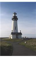 Yaquina Lighthouse in Oregon Journal: 150 page lined notebook/diary(English)
