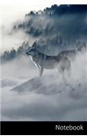 Notebook: Lobo, Lobos, Bosque, Invierno Cuaderno / Diario / Libro de escritura / Notas - 6 x 9 pulgadas (15.24 x 22.86 cm), 110 páginas, superficie brillante.
