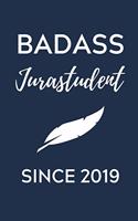 Badass Jurastudent Since 2019: A5 Geschenkbuch KARIERT zum Jura Studium - Notizbuch für Rechts-studenten Anwälte Jurist - witziger Spruch zum Abitur - Studienbeginn - Erstes Semes