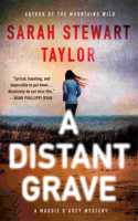 A Distant Grave: A Maggie D'arcy Mystery(Maggie D'arcy Mysteries)