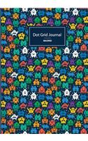 Dot Grid Journal - Pixels: Soft cover, 7x10 inches, 130 pages