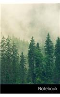 Notebook: Nebel, Nadelwald, Fichte, Wald Notizbuch / Journal / Tagebuch / Komposition Buch - 6 x 9 Zoll (15,24 x 22,86 cm), 150 Seiten, glänzende Oberfläche.