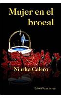 Mujer en el brocal
