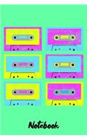 Notebook: Kassette Motiv Notizbuch Din A5 Geschenk Für 80 Er Oldschool Musik Fan / Organizer Mit 120 Seiten Notizen Schreibheft Kariert Planer / Tagebuch Oder