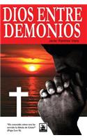 Dios entre demonios