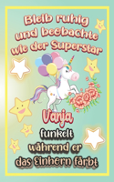 Bleib ruhig und beobachte wie Superstar Vanja funkelt während sie das Einhorn färbt