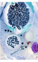 Blueberries and Cream, for the Love of Food: Blank 150 Page Lined Journal for Your Thoughts, Ideas, and Inspiration(English)