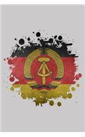 DDR Flaggen Notizbuch: Schönes DDR Vintage Flaggen Notizbuch mit 120 karierten Seiten im A5 Format