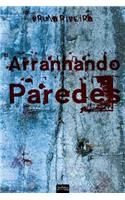 Arranhando paredes