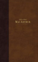 NBLA Biblia de Estudio MacArthur, Leathersoft, Café, Interior a dos colores, con Índice