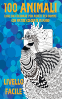 Libri da colorare per adulti per donne con matite colorate in mano - Livello facile - 100 Animali