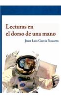 Lecturas en el dorso de una mano