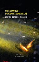 Un estanque de carpas amarillas