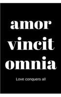 amor vincit omnia - Love conquers all: College Rule Lined Latin Phrase Journal, Notebook, Diary for Writing