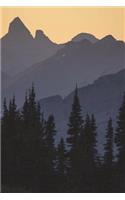 Mountains of Montana Journal: 150 page lined notebook/diary