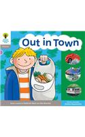 Oxford Reading Tree: Level 1: Floppy's Phonics: Sounds and Letters: Out in Town