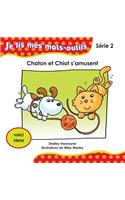 Chaton Et Chiot s'Amusent