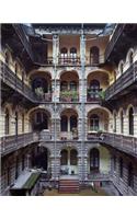 Yves Marchand/Romain Meffre: Budapest Courtyards