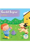 Cyfres Gwthio, Tynnu, Troi: Gardd Brysur / Busy Garden