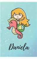 Daniela: süßes personalisiertes Meerjungfrauen Schreibheft / Notizbuch / Tagebuch - viele Vornamen verfügbar - 100 Seiten liniert - Seepferdchen Tagebuch - S