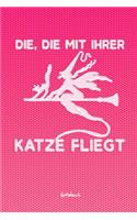 Die, Die Mit Ihrer Katze Fliegt