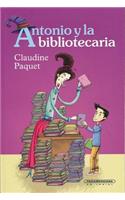 Antonio y La Bibliotecaria: (Spanish)