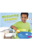 Measuring Volume: (Measuring Masters)