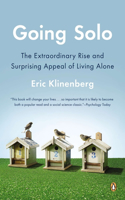 Going Solo: The Extraordinary Rise and Surprising Appeal of Living Alone(English)