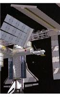 Space Shuttle Docks Orbiting Platform Science 2019 Weekly Planner 134 Pages: (2019 Planners Calendars Organizers Datebooks Appointment Books Agendas)