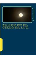 Mujer en el cielo da luz.