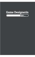 Game Designerin lädt