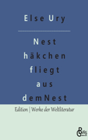 Nesthäkchen fliegt aus dem Nest