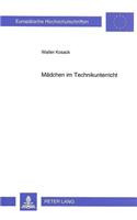 Maedchen Im Technikunterricht