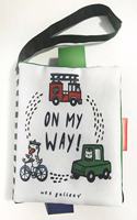 On My Way!: A Wee World Full of Vehicles(Wee Gallery Cloth Books)
