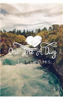 One Line A Day For Moms: Three Year Journal Of Memories Gift Undated